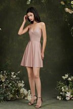 Trägerloses Abendkleid mit Spaghettiträgern in Satin, A-Linie, kurz