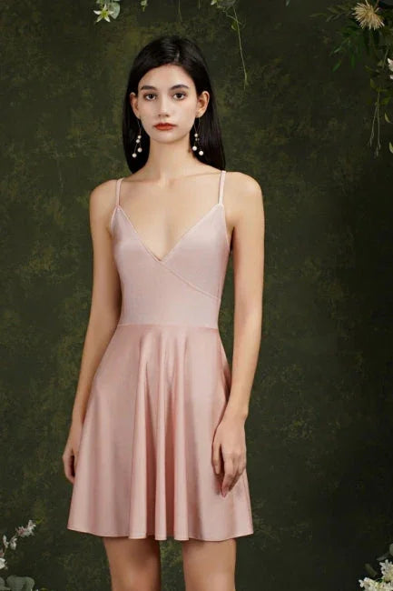 Trägerloses Abendkleid mit Spaghettiträgern in Satin, A-Linie, kurz