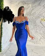 Vestido de noite comprido azul royal com alças finas e decote em coração, estilo sereia, em cetim