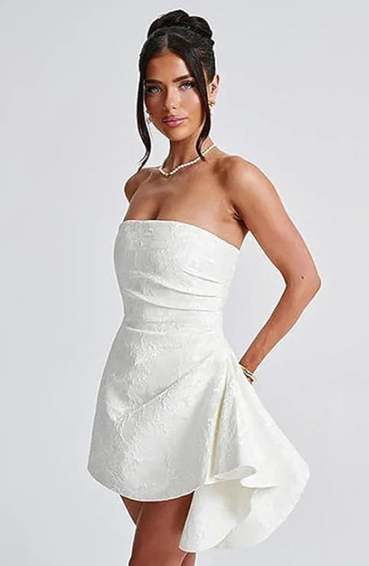 Hermoso Vestido de Fiesta Mini de Satén Fruncido Sin Tirantes con Jacquard Floral y Bolsillo para Baile de Graduación