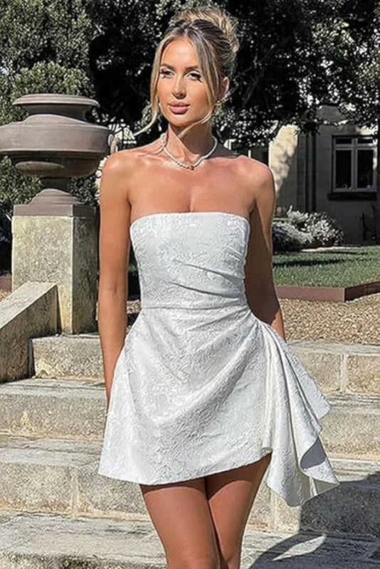 Wunderschönes gerafftes Satin-Minikleid für Partys trägerlos mit floralem Jacquard und Tasche für den Homecoming-Ball