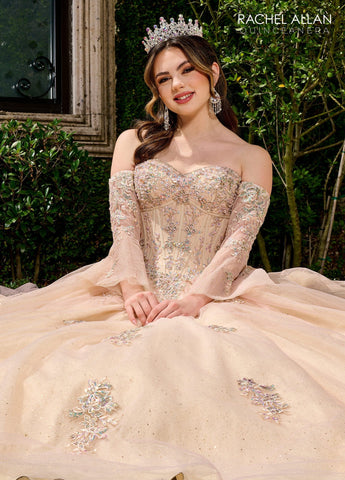 Trägerloses Quinceanera-Kleid mit Glockenärmeln von Rachel Allan RQ1120