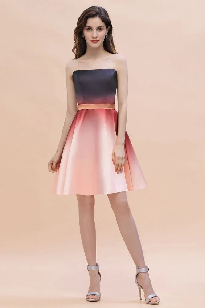 Trägerlos Verlauf Satin Mini-Partykleid Kniebundlanges Homecoming-Kleid