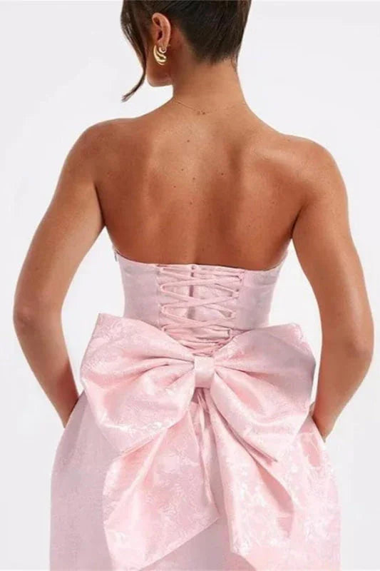 Chic Ärmelloses Rüschen-Satin-Floral-Jacquard-Mini-Homecoming-Kleid mit Schleife