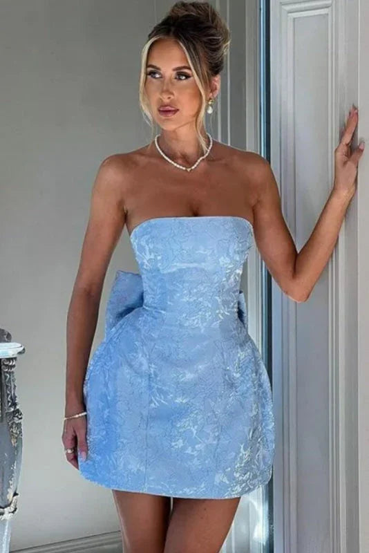 Chic Ärmelloses Rüschen-Satin-Floral-Jacquard-Mini-Homecoming-Kleid mit Schleife