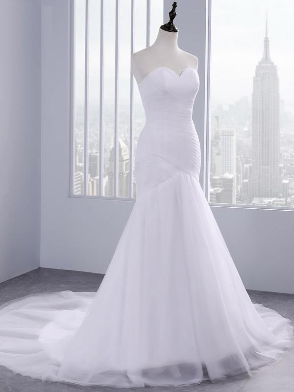Trägerloses Sweetheart-Mermaid-Hochzeitskleid aus Spitze mit Rüschen aus Tüll