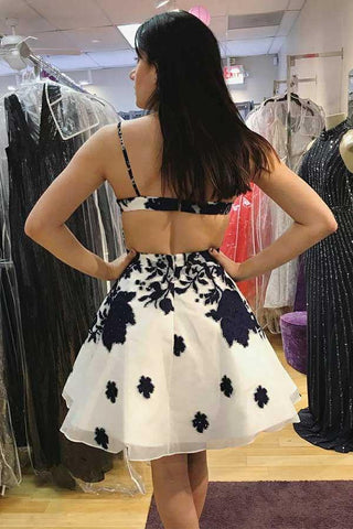 Trägerloses weißes Organza-Heimkehrkleid mit Spitzenapplikationen PD031