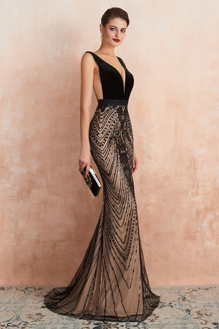 Stilvolles, tiefes, schwarzes, mit Perlen verziertes Meerjungfrau-Ballkleid, ärmellos, schmales Abendkleid