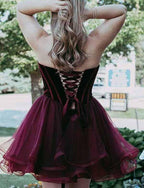 Vestido de Fiesta Corto Estiloso en Línea A con Corazón, Lazos y Tul