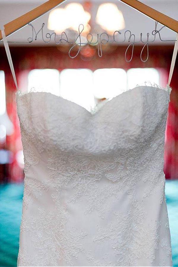 Brautkleid mit Herz-Ausschnitt und Meerjungfrau-Silhouette mit Spitzenapplikationen