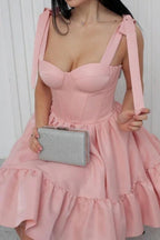 Süßherz-Kurz-Kleid mit pinken Trägern, schlicht, ärmellos, für den Homecoming-Ball