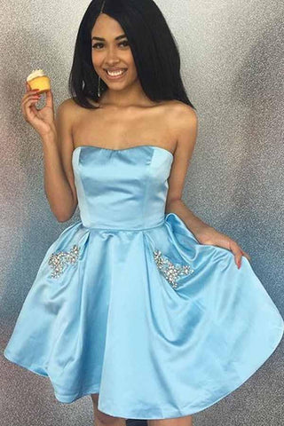 Herzförmiges, trägerloses, himmelblaues, kurzes Homecoming-/Partykleid mit Taschen PD097