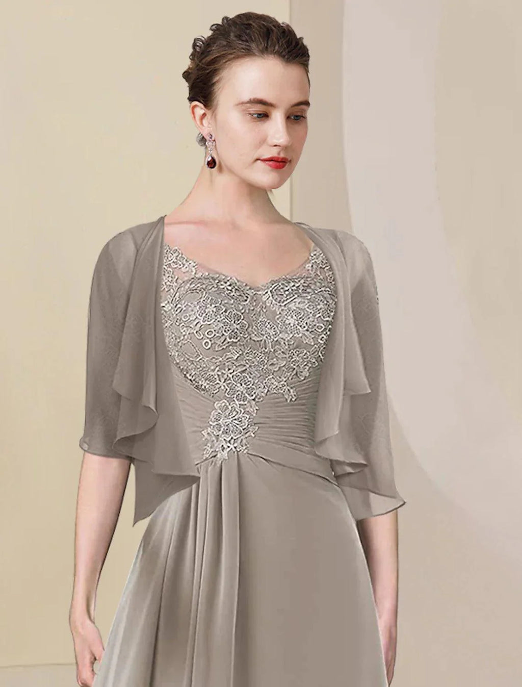 Vestido de mãe da noiva em duas peças, corte A, formal, para convidada de casamento, elegante, decote em V alto e baixo, assimétrico, comprimento chá, chiffon, renda, manga curta, envoltório, incluído com aplicações franzidas