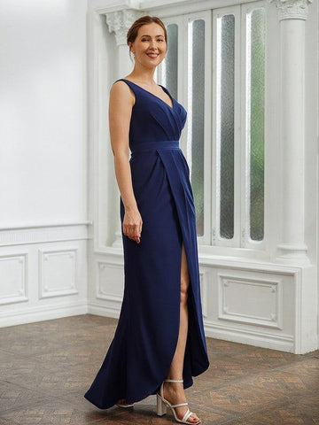 Etui-/Säulen-Kleid aus Stretch-Krepp mit Rüschen, V-Ausschnitt, ärmellos, bodenlang