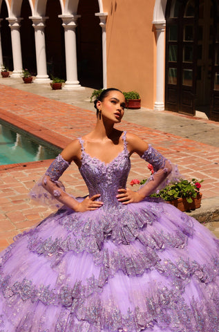 Quinceanera-Kleid mit gestuften Glockenärmeln von Amarra 54300