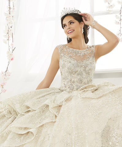 Gestuftes Quinceanera-Kleid mit Metallic-Illusion von House of Wu 26910