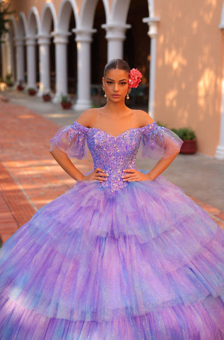 Gestuftes, schulterfreies Quinceanera-Kleid mit Rüschen von Amarra 54312