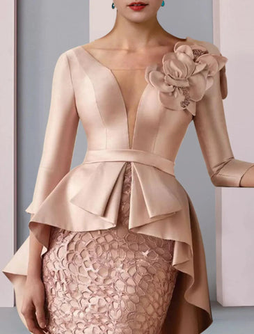 Etuikleid/Säulenkleid für die Mutter der Braut, Herbst, Hochzeit, Gast, Party, elegant, V-Ausschnitt, bodenlang, Satin, Spitze, 3/4-Ärmel mit Applikationen, kaskadierende Rüschen, Blume