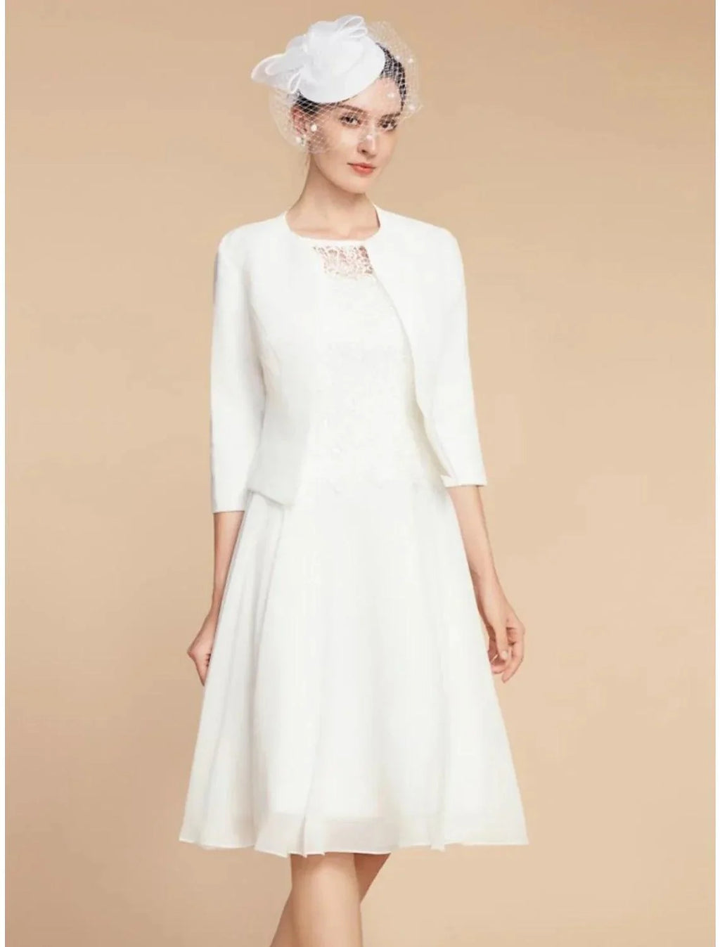 Vestido de mãe da noiva em duas peças, corte A, elegante, pequeno, decote em joia, comprimento até ao joelho, chiffon, renda, manga 3/4 com pregas, cor sólida