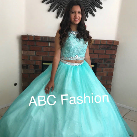 Zweiteiliges Kleid mit Spitzenapplikationen von House of Wu Fiesta Gowns 56317