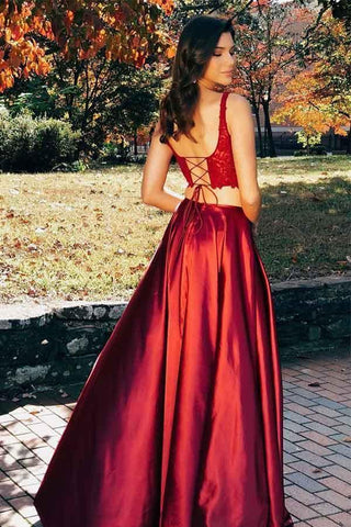 Zweiteiliges ärmelloses, geschlitztes, überkreuztes Ballkleid in Burgunderrot PG745