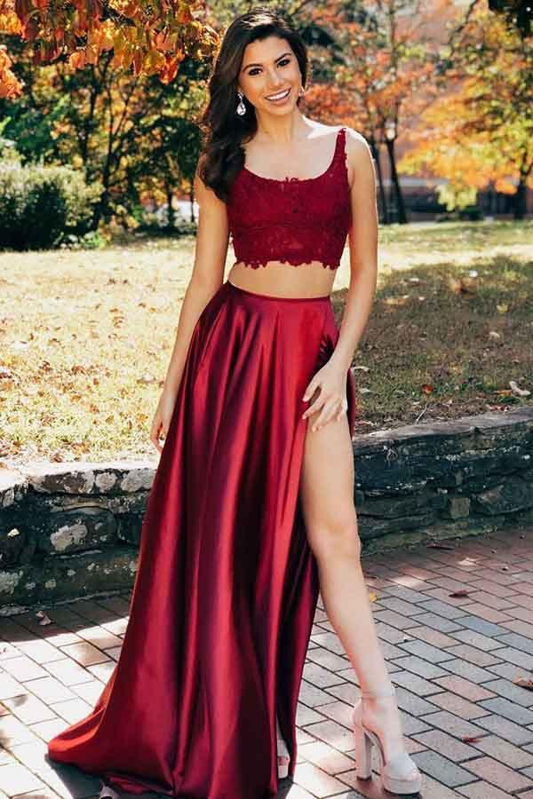 Vestido de festa de duas peças sem mangas com racha cruzada em cor bordeaux PG745