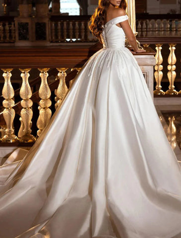 Verlobungs- und formelle Brautkleider, Ballkleid, schulterfrei, Flügelärmel, Kapellenschleppe, Satin-Brautkleider mit geraffter Blume