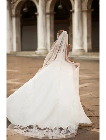 Hall Casual Brautkleider A-Linie Schulterfrei Langarm Hofschleppe Satin Brautkleider Mit Geschlitzter Vorderseite Einfarbig