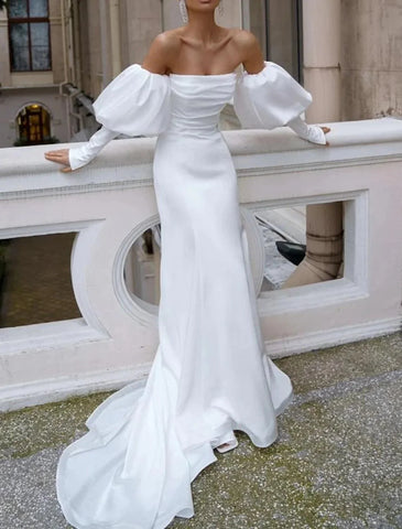 Hall Casual Brautkleider Meerjungfrau / Trompete Off Schulter Langarm Hofschleppe Satin Brautkleider mit gerafften Volltonfarbe