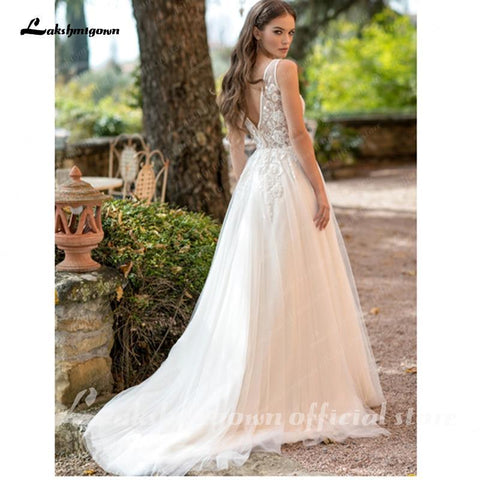 NumberSea V-Ausschnitt Spitze Brautkleid Applikation Ärmellos