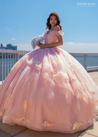 Quinceanera-Kleid mit V-Ausschnitt und Rüschen von Rachel Allan RQ1136