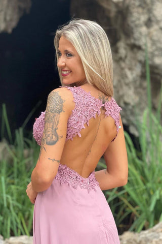 Langes Abendkleid aus Chiffon mit V-Ausschnitt, Schlitz vorn und eleganten Spitzenapplikationen