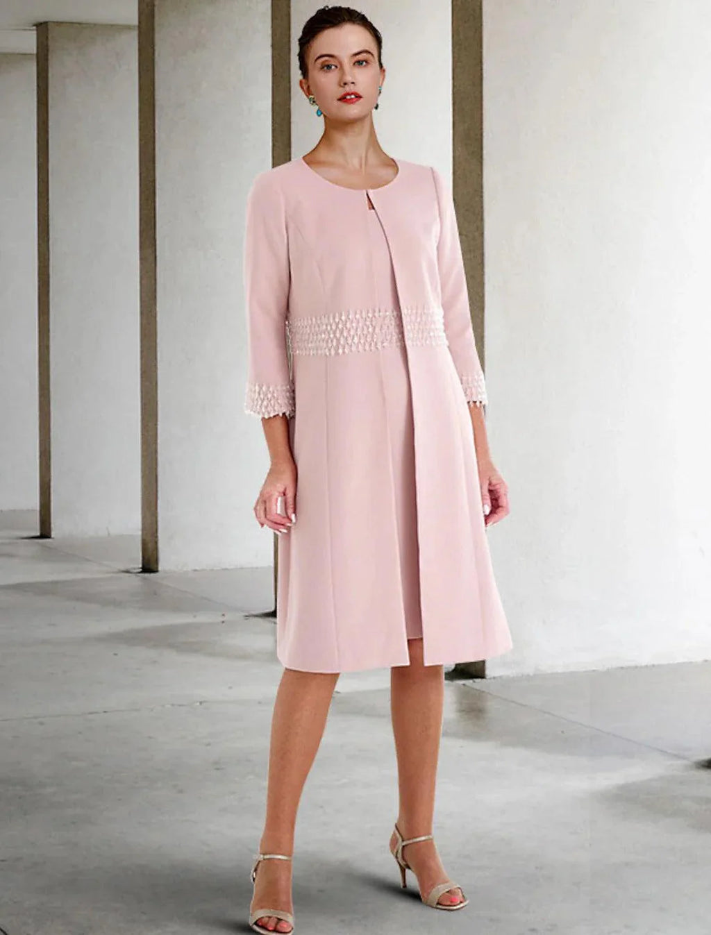 Zweiteiliges Etuikleid/Säulenkleid für die Mutter der Braut, Hochzeitsgast, Kirche, elegant, Rundhalsausschnitt, knielang, Stretch-Stoff, kurzärmelig, Jackenkleider mit Perlenbesatz, Herbst