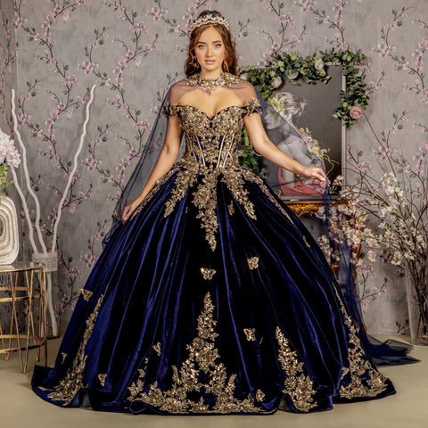 Ballkleid mit schulterfreiem Cape aus Samt von GLS Gloria GL3471