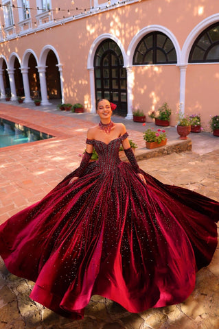 Schulterfreies Quinceanera-Kleid aus Samt von Amarra 54257
