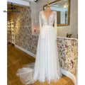Vestidos de noiva estilo praia, corte A, decote em V profundo, manga comprida, aplicações de renda, tule, cauda longa, robe de réception de mariage