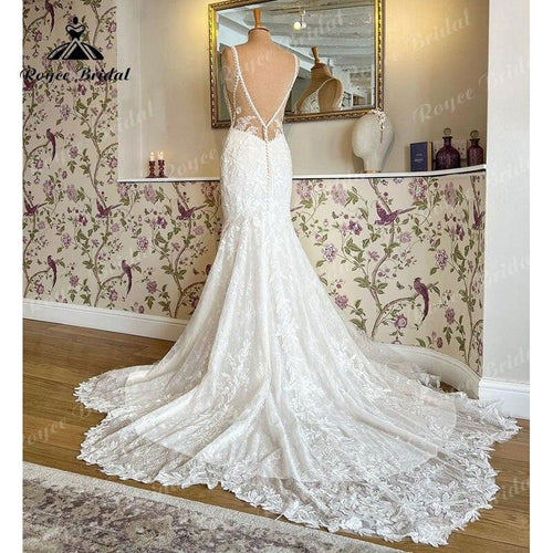 Abiti da Sposa a Sirena con Spalline Sottili, Scollo a V, Schiena Nuda, Strascico a Corte e Applicazioni di Pizzo, Modello Tromba