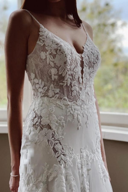 Vintage Meerjungfrau-V-Ausschnitt-Spaghettiträger-Spitzen-Brautkleid mit Schleppe
