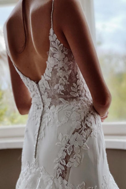 Vintage Meerjungfrau-V-Ausschnitt-Spaghettiträger-Spitzen-Brautkleid mit Schleppe