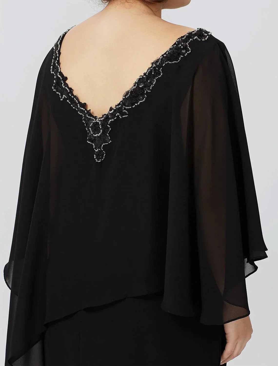 Vestido de mãe da noiva com bainha/coluna, formal, clássico e intemporal, elegante e luxuoso, tamanho grande, decote em V, comprimento até ao joelho, chiffon, sem mangas, sem cristais e missangas