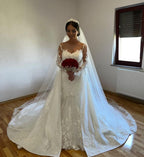 Weißes A-Linien-Spitzen-Meerjungfrauen-Brautkleid mit abnehmbarer Schleppe