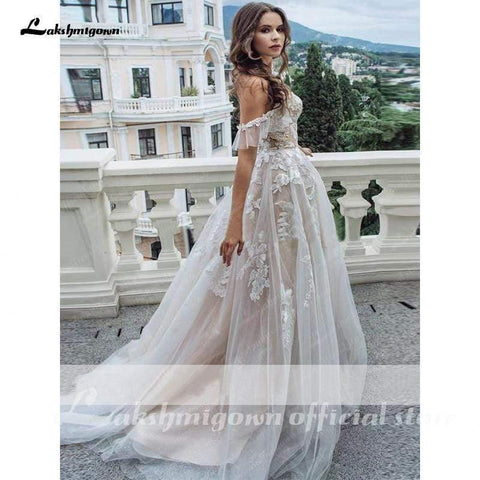 NumberSea Weißes A-Linien-Brautkleid mit langen Ärmeln und Spitzendetail