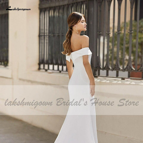 NumberSea Weißes schulterfreies Brautkleid im Meerjungfrauenstil aus Satin