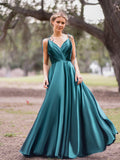 Bodenlanges Abendkleid aus Satin in Wickeloptik in A-Linie