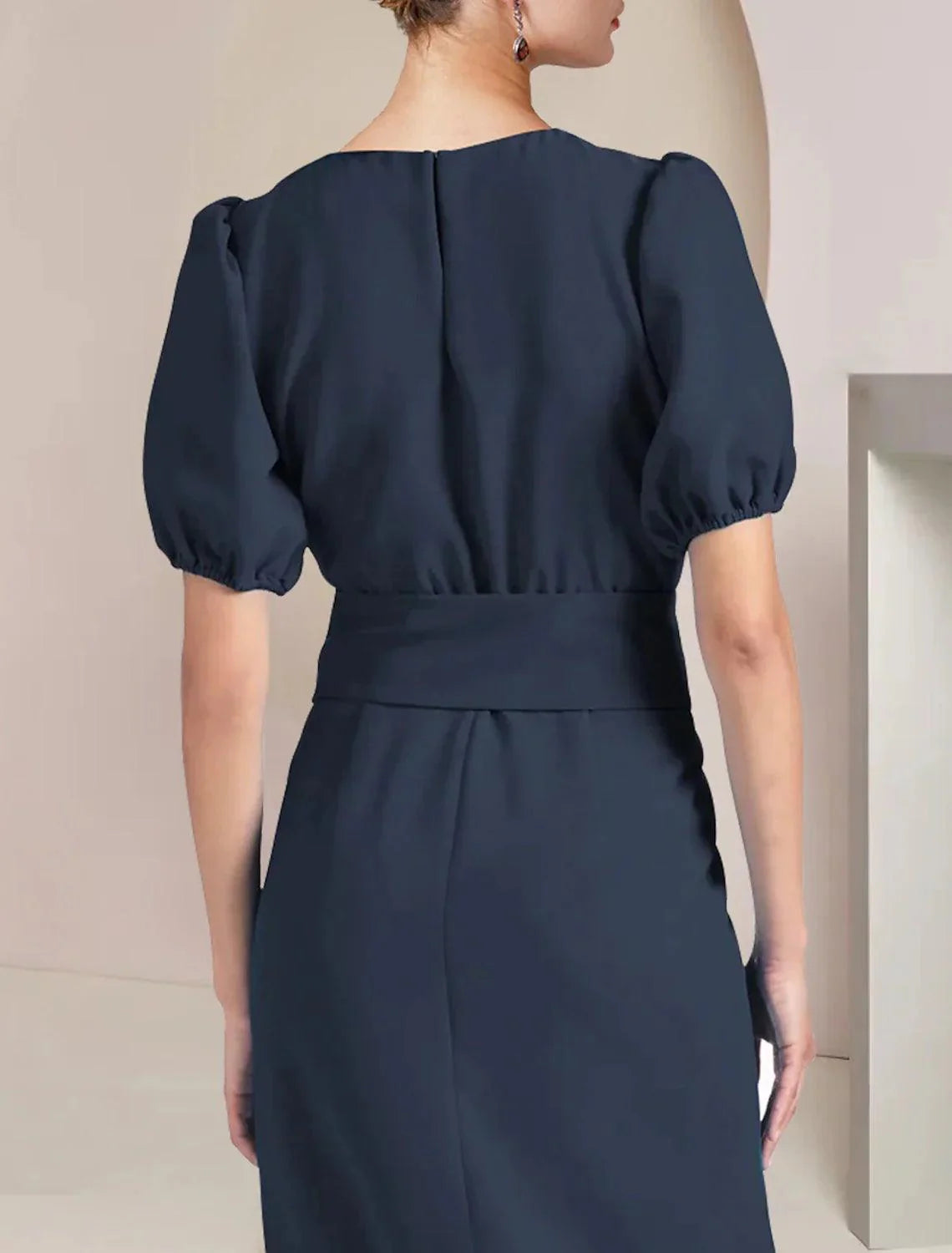 Vestido tubinho/coluna para mãe da noiva, convidado formal de casamento, elegante, decote redondo, comprimento chá, chiffon elástico, manga curta com faixa/fita