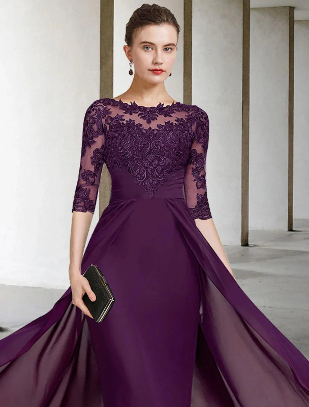 Etuikleid/Säulenkleid für die Brautmutter, Übergröße, elegant, Rundhalsausschnitt, V-Ausschnitt, bodenlang, Chiffon, Spitze, halbe Ärmel mit gerüschten Applikationen