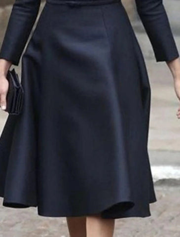 Elegantes, schlichtes Kleid mit Rundhalsausschnitt, knielang, lange Ärmel, Taft, Schärpe, einfarbig, Mutter der Braut