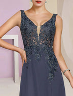 Vestido tubinho/coluna para mãe da noiva, festa de casamento, elegante, decote em V, comprimento até ao chão, chiffon, renda, sem mangas, com pregas, lantejoulas