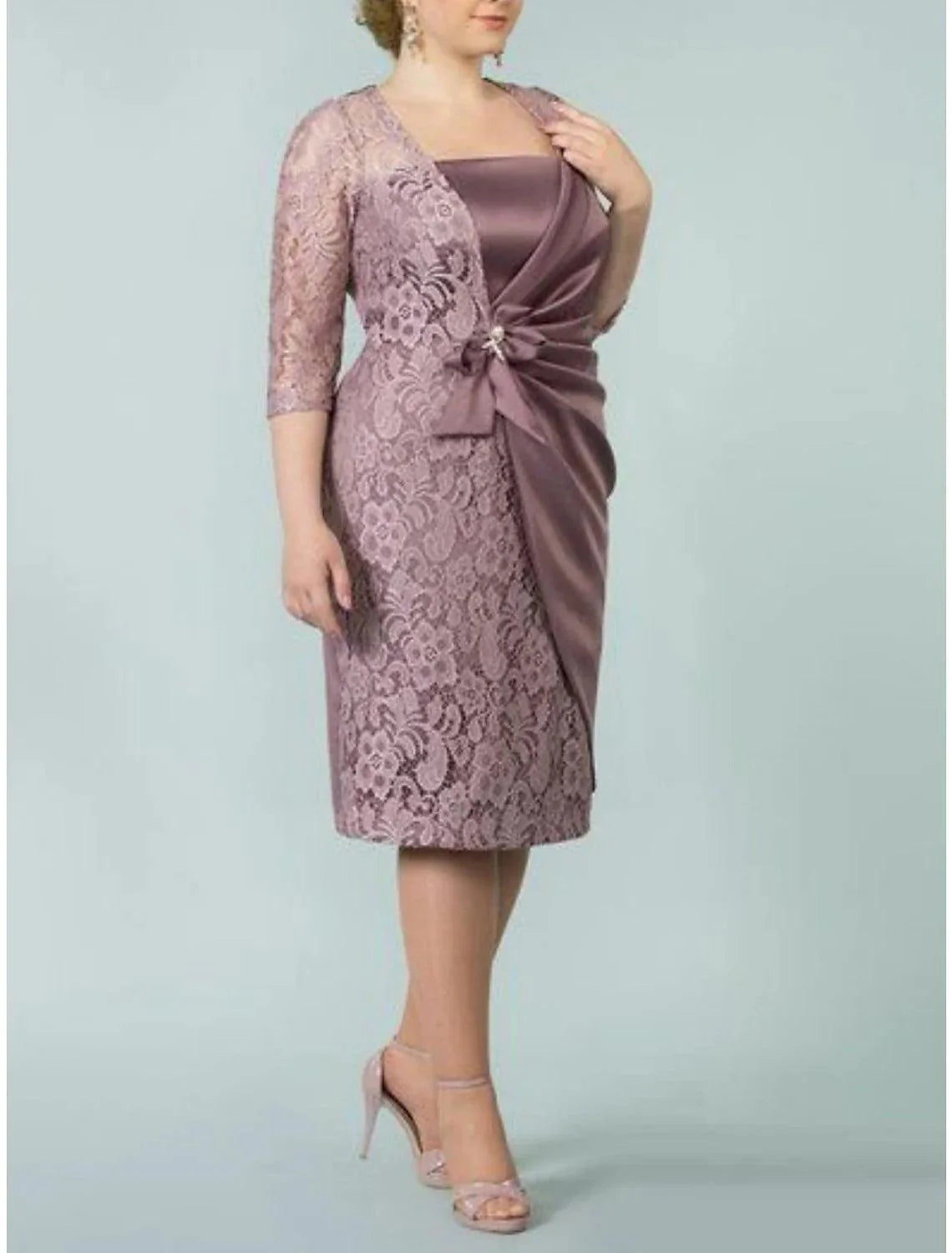 Vestidos para Mãe da Noiva Plus Size Curto Barriga Escondida Convidada de Casamento Elegante Decote Quadrado Comprimento Chá Renda Seda Imitada Manga 3/4 com Laço(s)