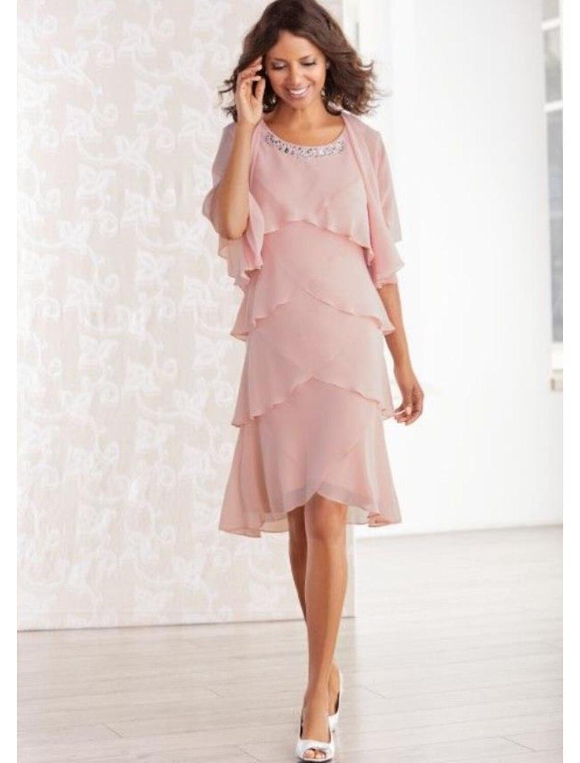 Vestido de mãe da noiva de duas peças, estilo coluna, formal, para casamento no outono, elegante, decote redondo, assimétrico, comprimento até ao joelho, em chiffon, sem mangas, incluído com a camada